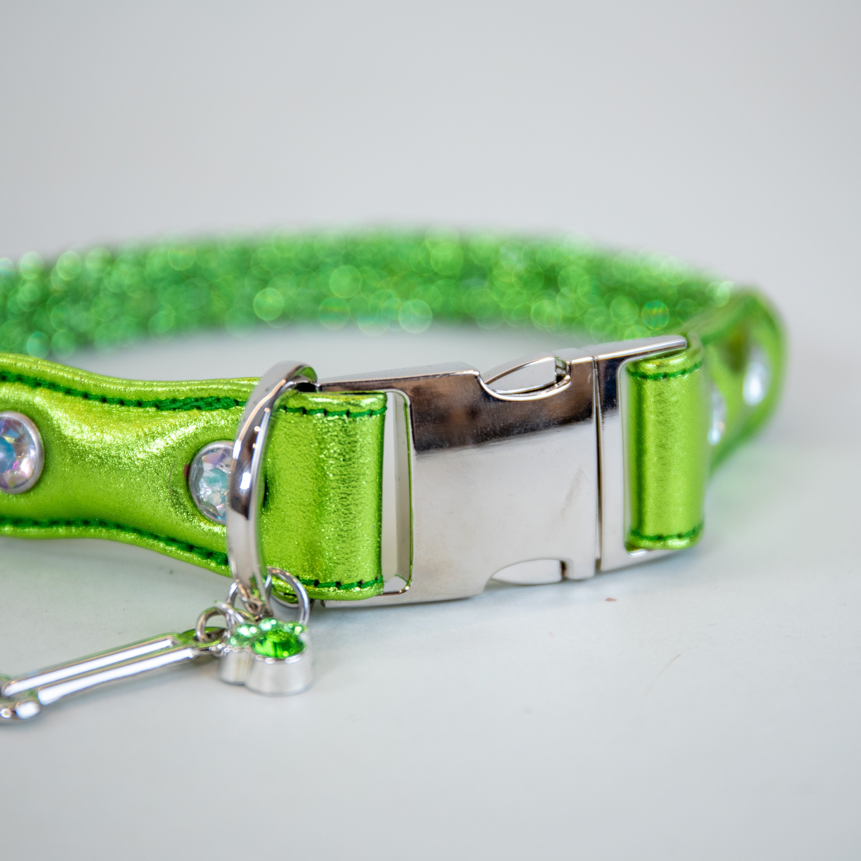 Ultraviolet Crystal Collars