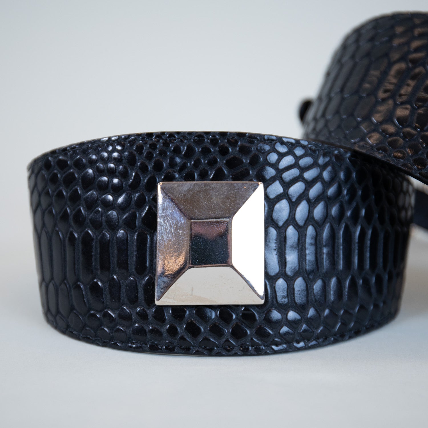 Embossed Obsidian Collar