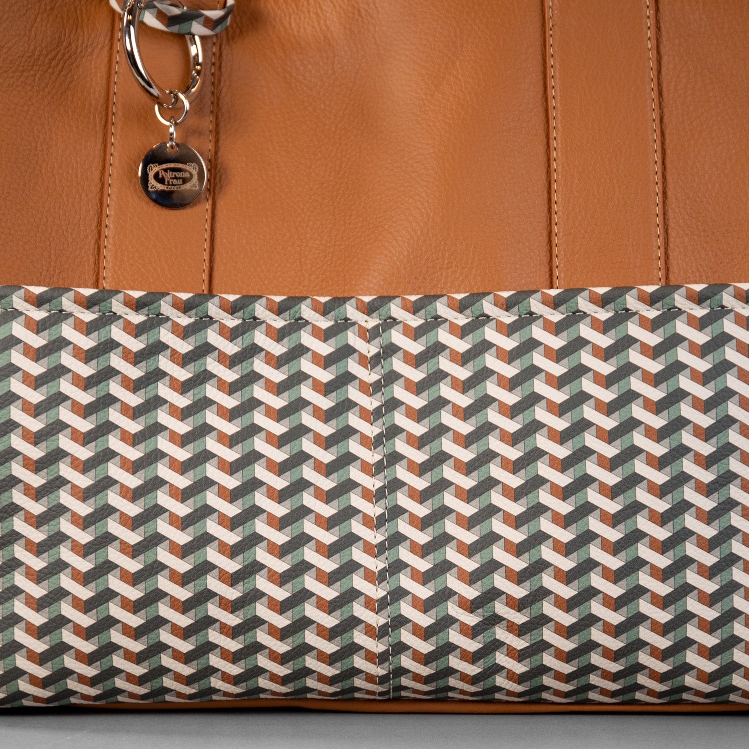 The Pelle Frau Carrier