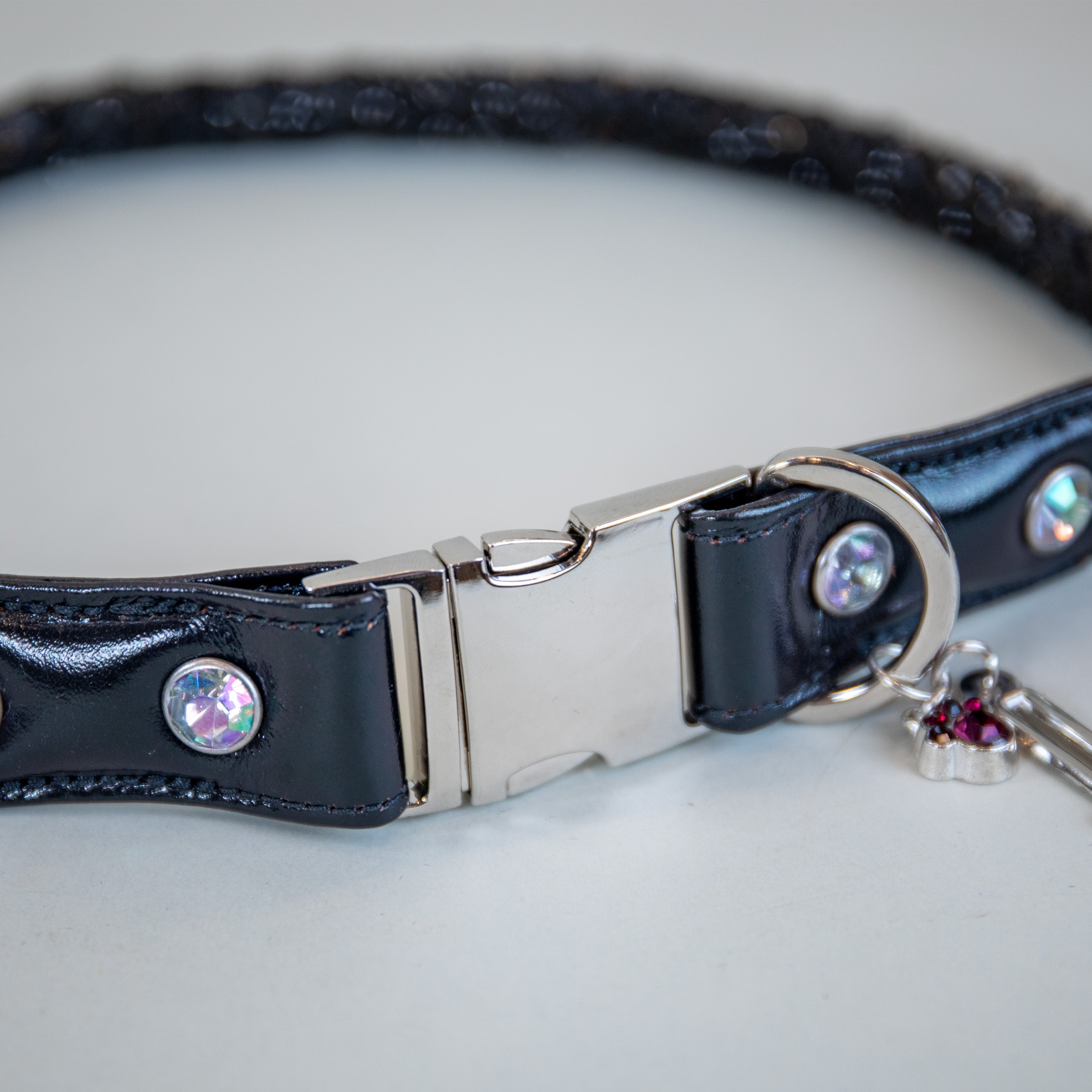 Ultraviolet Crystal Collars
