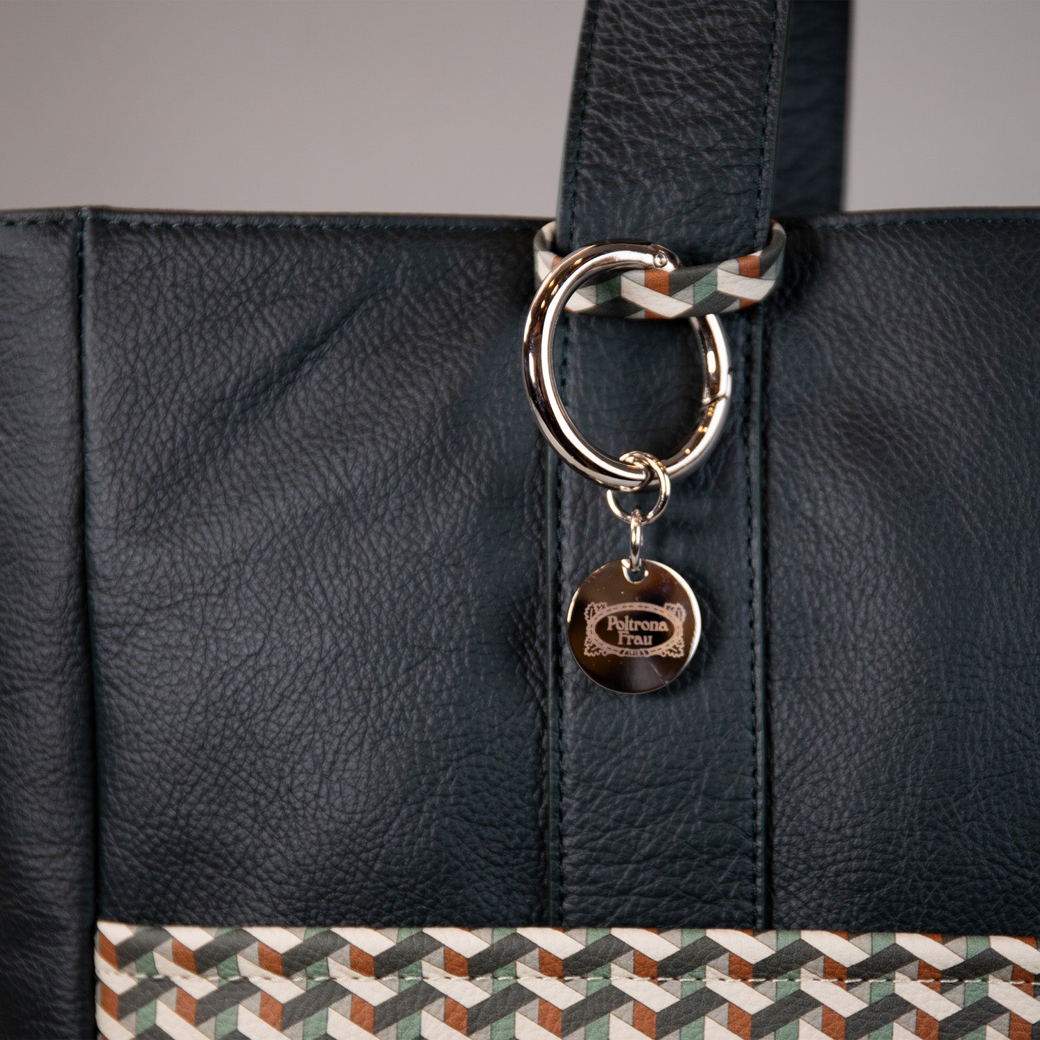 The Pelle Frau Carrier