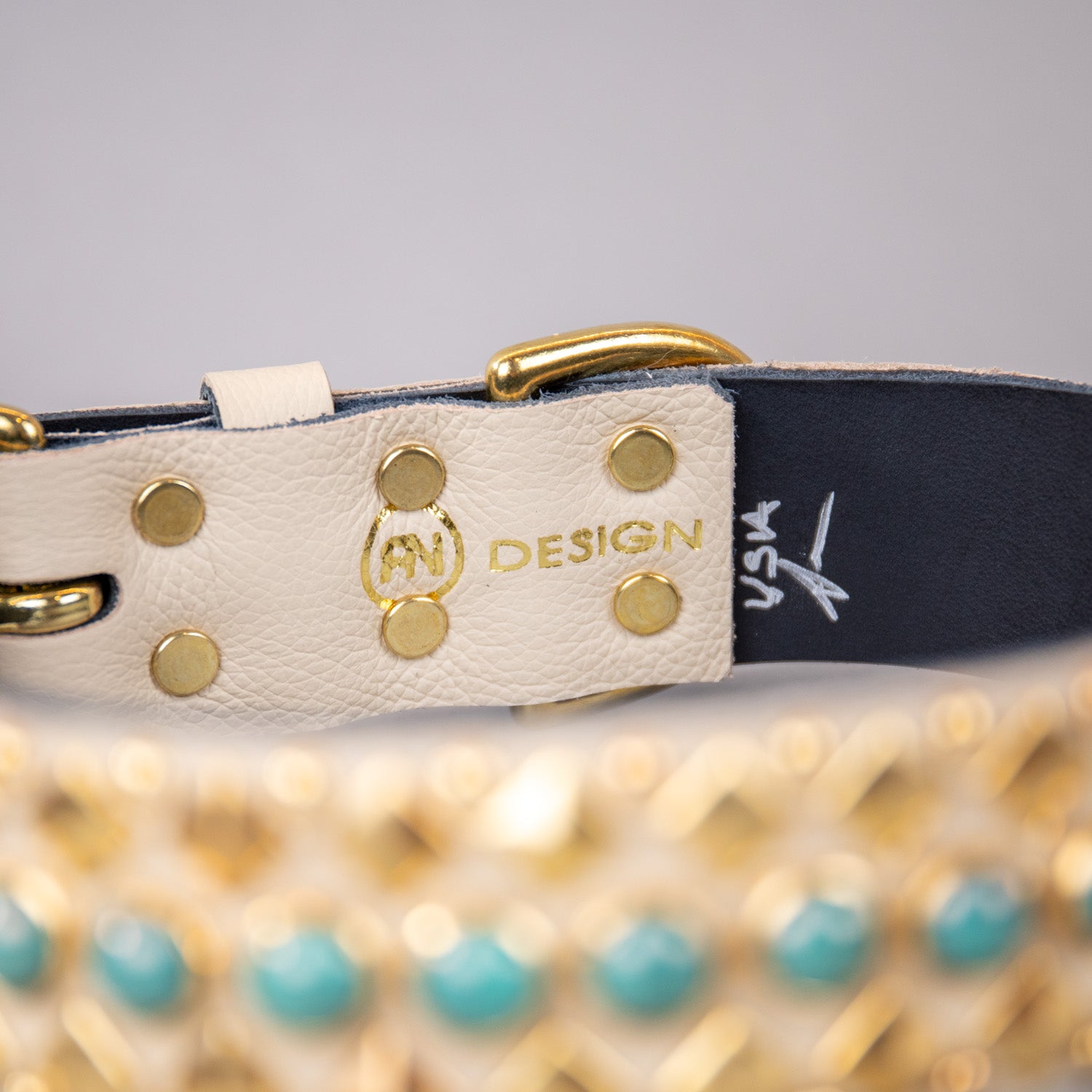 The Sphinx Collar