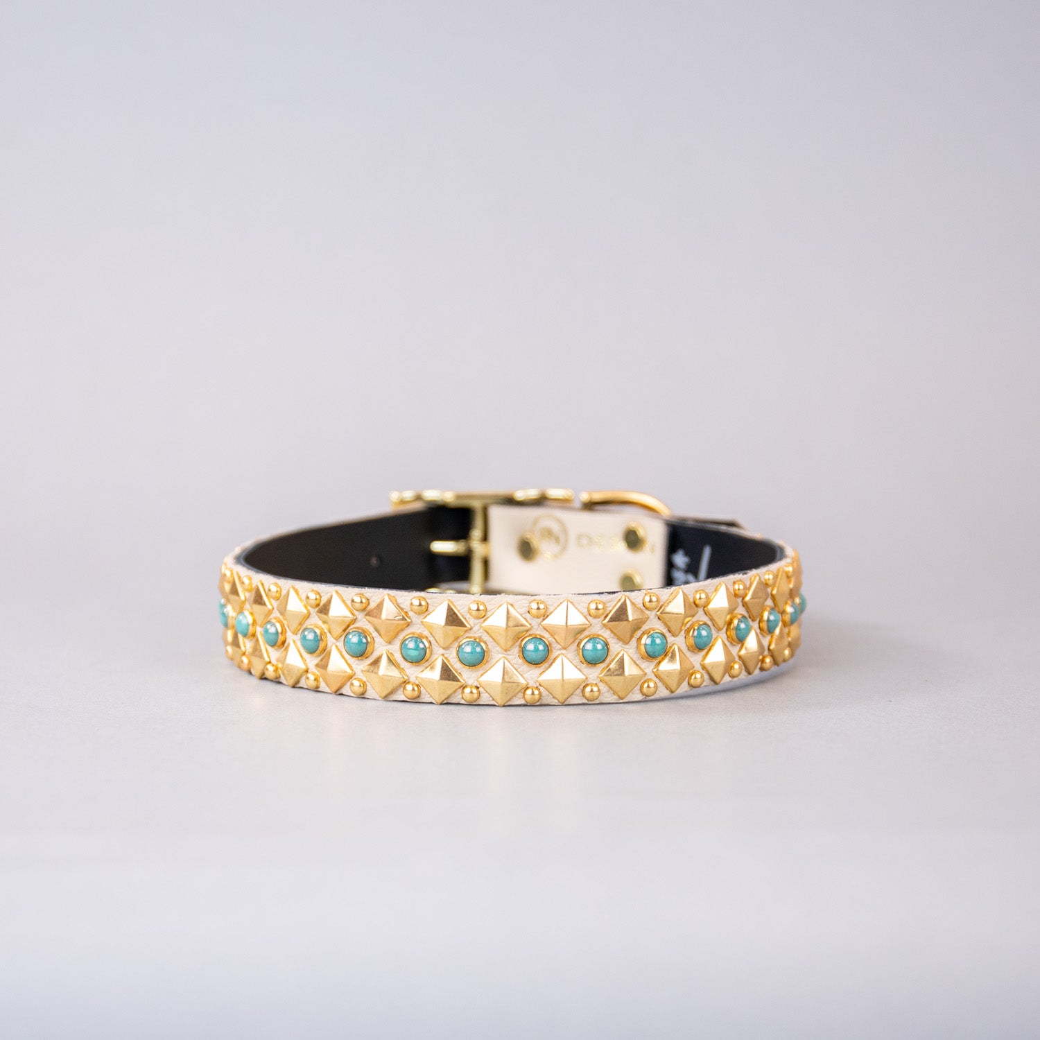 The Sphinx Collar
