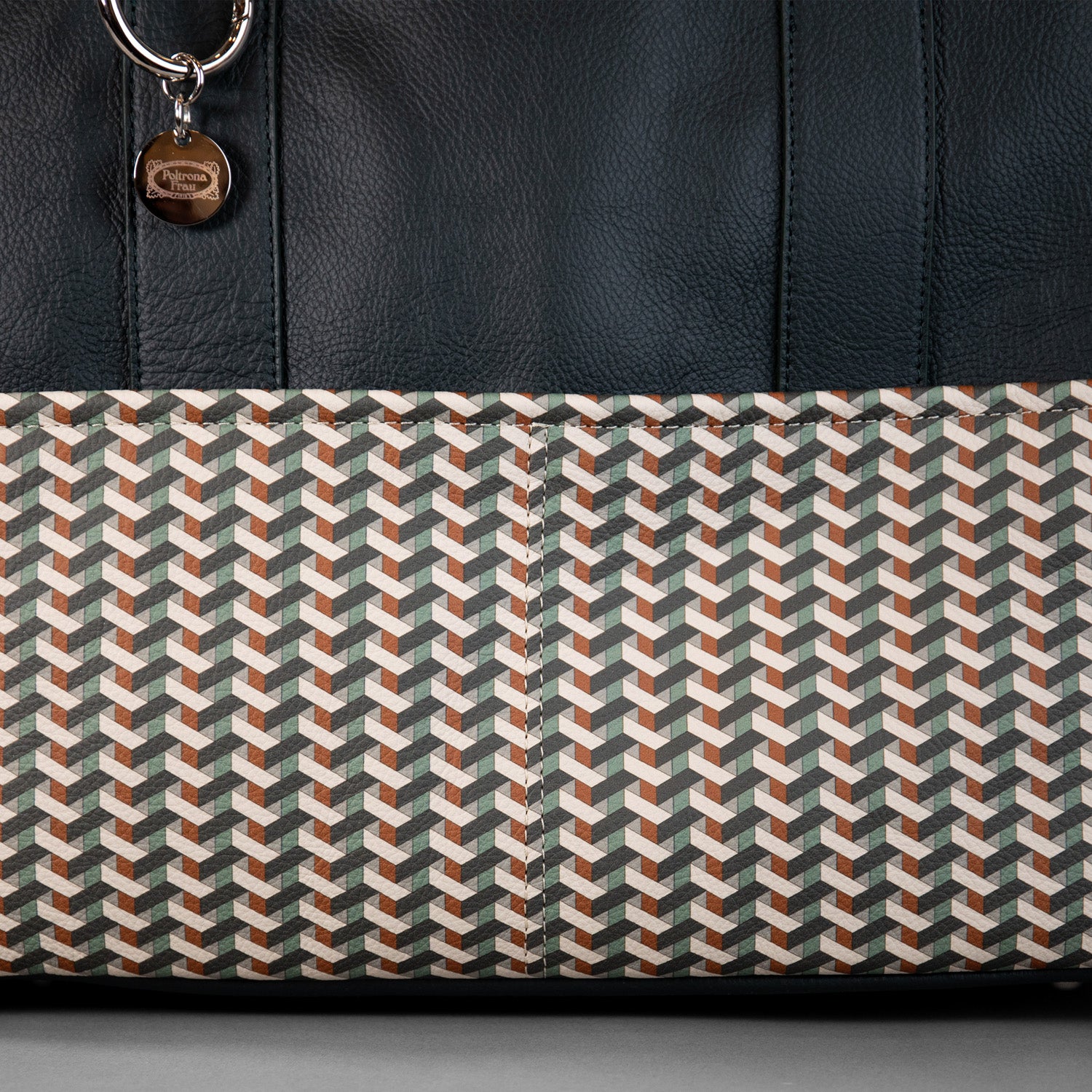 The Pelle Frau Carrier